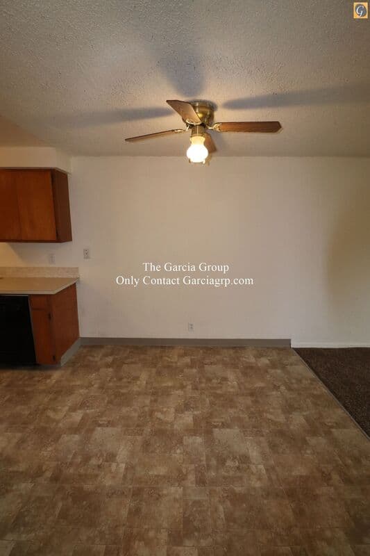 Oregon City Townhome: 581 Holmes Lane
