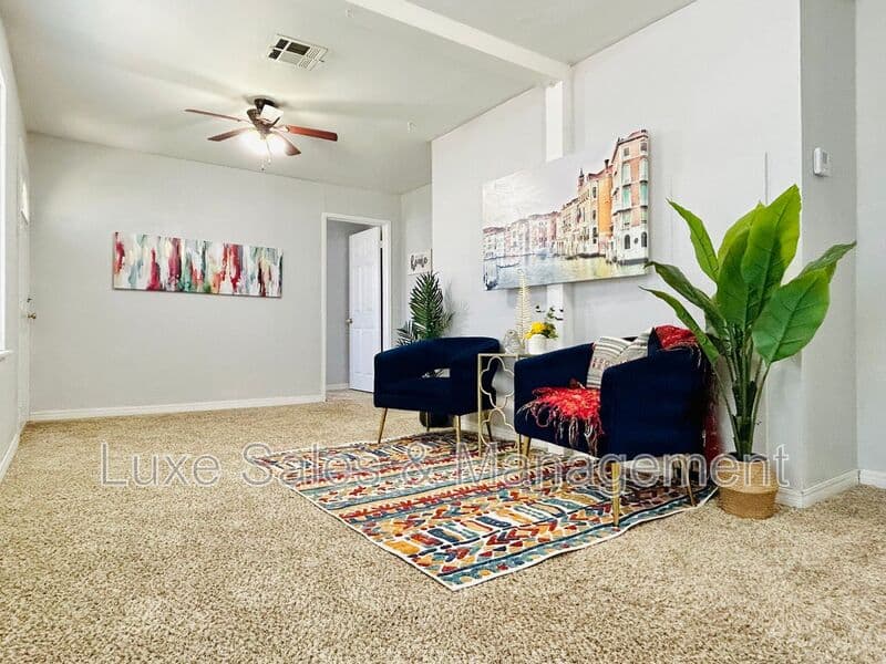Del City House: 4220 SE 25th St