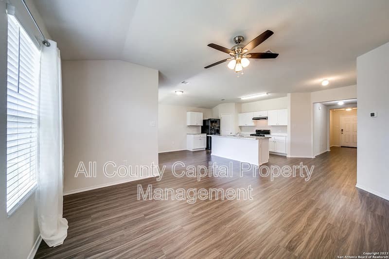 New Braunfels House: 509 Moonvine Way