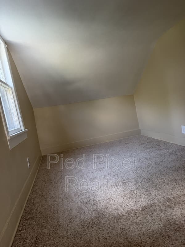 Freeport House: 315 W Douglas St
