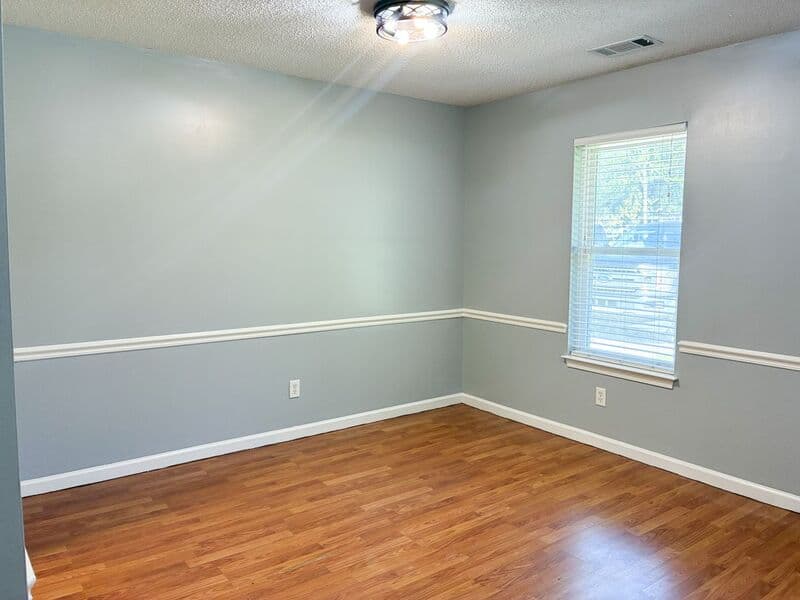 Rincon House: 105 E 9th St