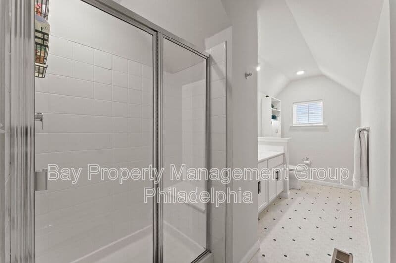 Norristown House: 230 Honey Ln