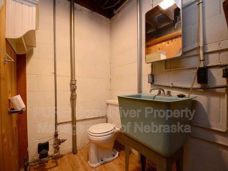 Omaha House: 3333 S 82nd St