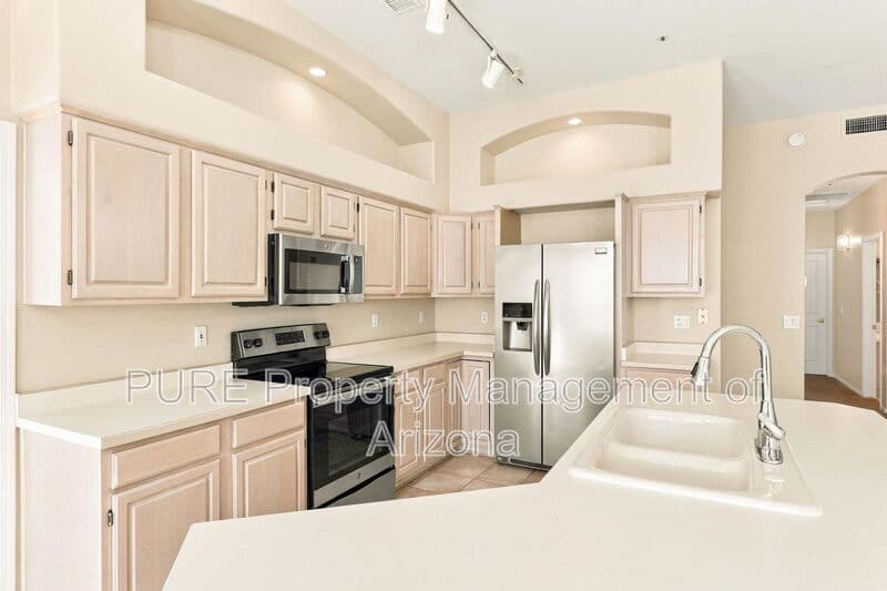 Phoenix House: 1619 E Kathleen Rd