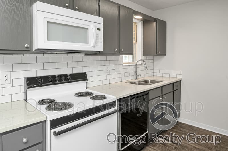 Columbiana Condo: 100 Egg And Butter Rd