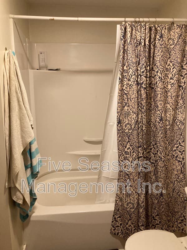 Burlington Condo: 49 Intervale Avenue - 47 A