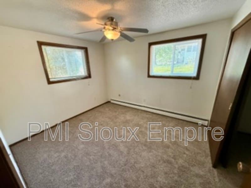 Sioux Falls Condo: 440 S. Western