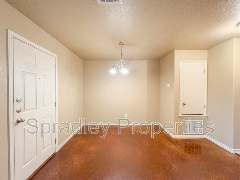 Belton Condo: 1561 Brady Way