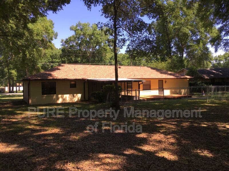 Ocala House: 3242 NE 32 Avenue