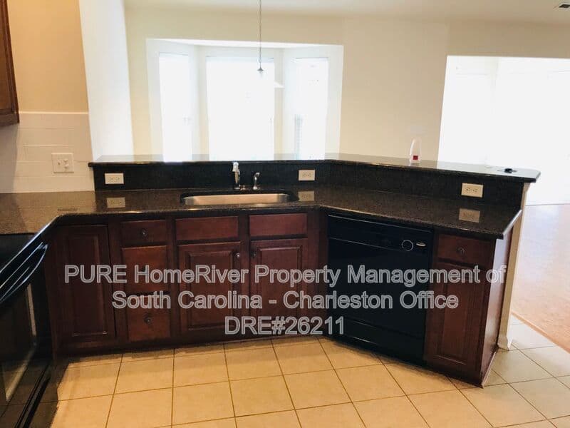 Summerville House: 414 Decatur Dr