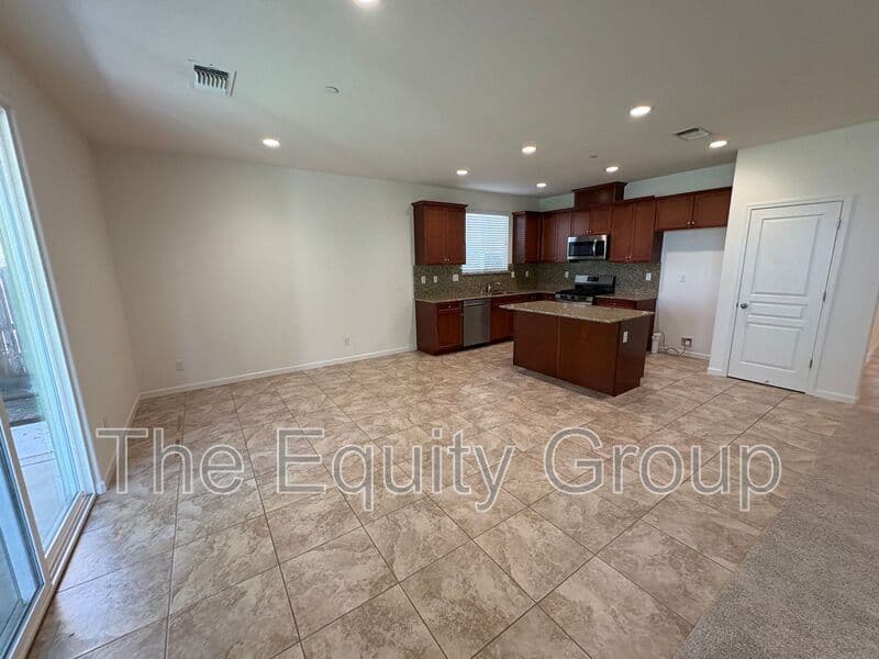 Visalia House: 4306 West Lark Ave