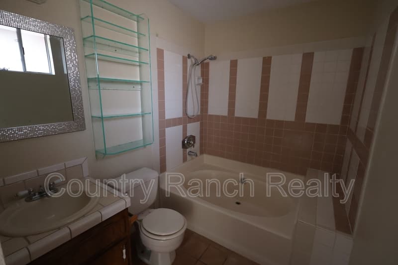 Fort Mohave House: 4274 El Toro Drive
