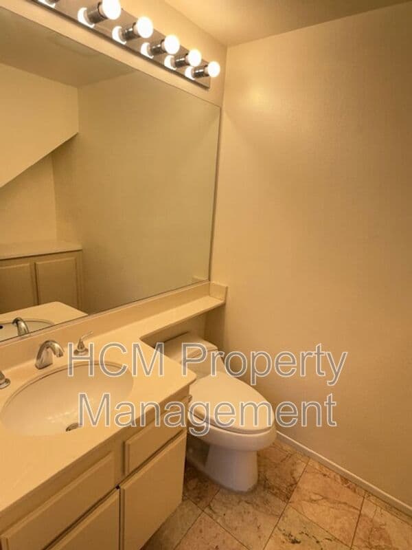 Irvine House: 46 Almador