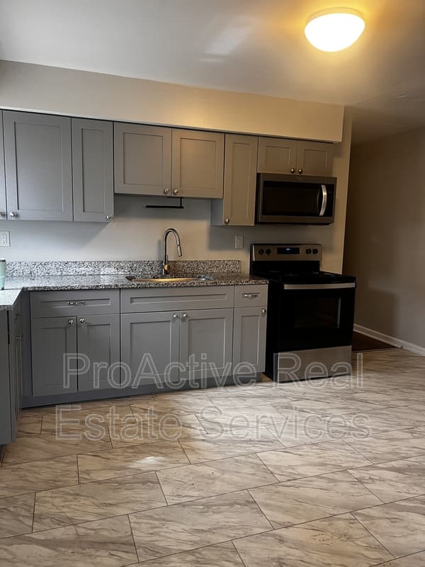 Norfolk Condo: 3237 Verdun Avenue
