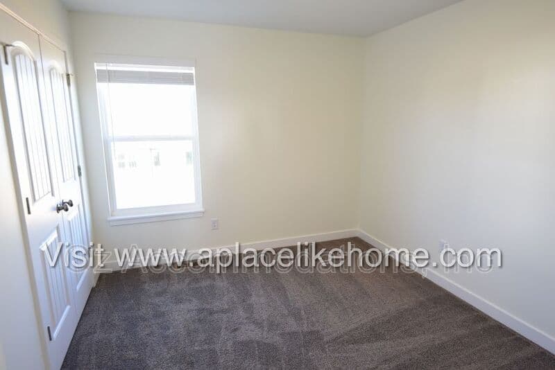 Kansas City House: 4008 NW 95th Ter