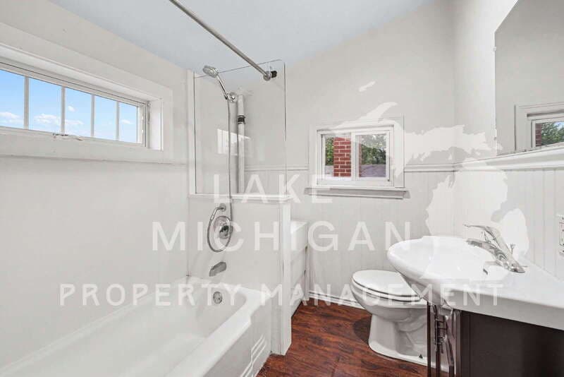 Grand Haven House: 212 N 3rd St