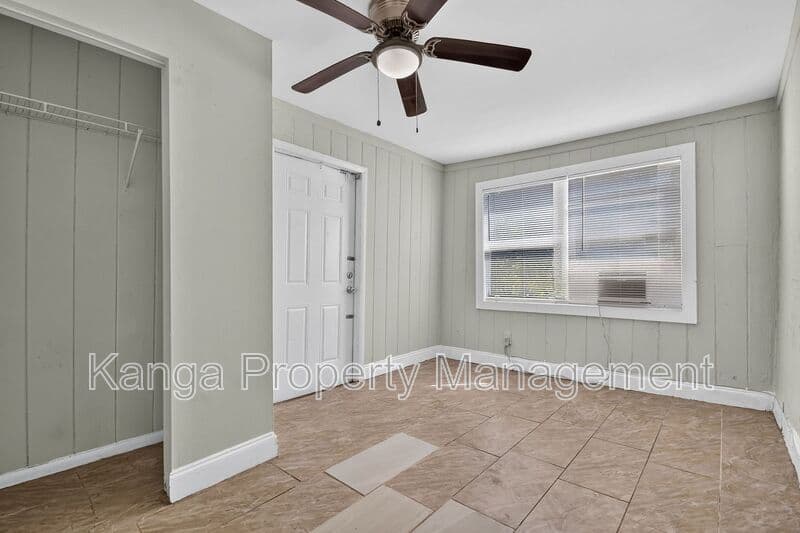 West Palm Beach Condo: 885 7th St