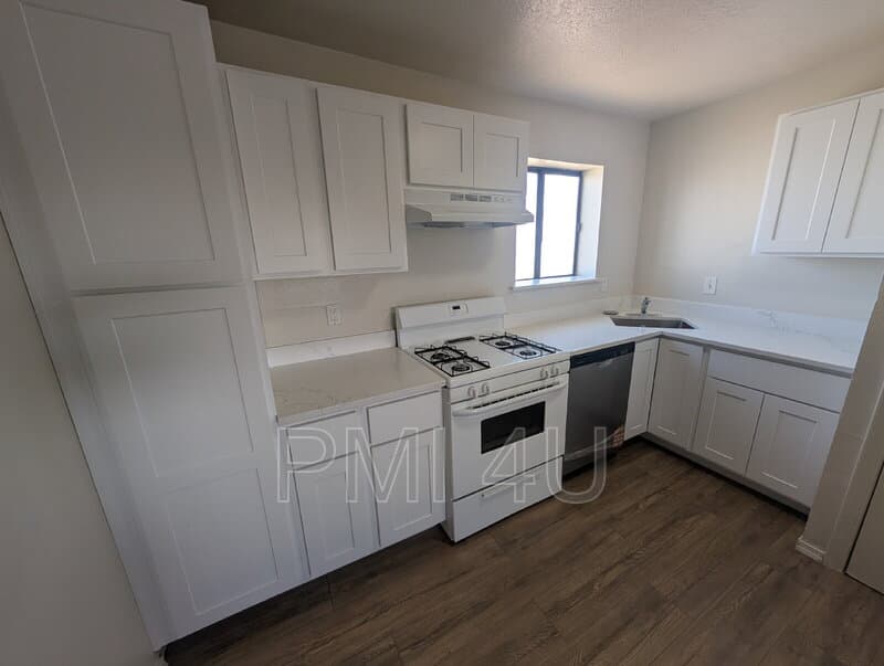 Belen Condo: 118 South Main St Unit#9