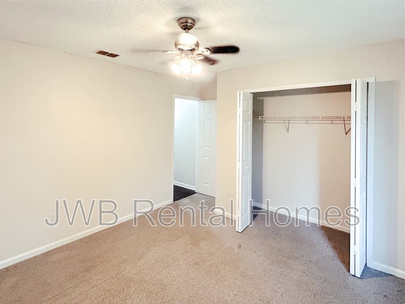 Orange Park House: 383 Turtle Dove Dr