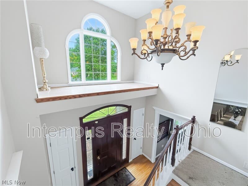 Warren House: 6605 Brookhollow Dr SW