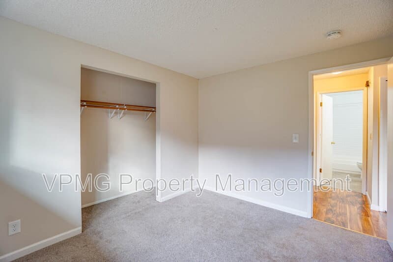 Vancouver Condo: 3208 M St
