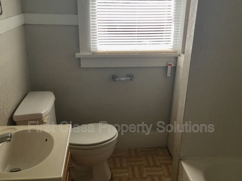 Oklahoma City House: 112 NW 17th St