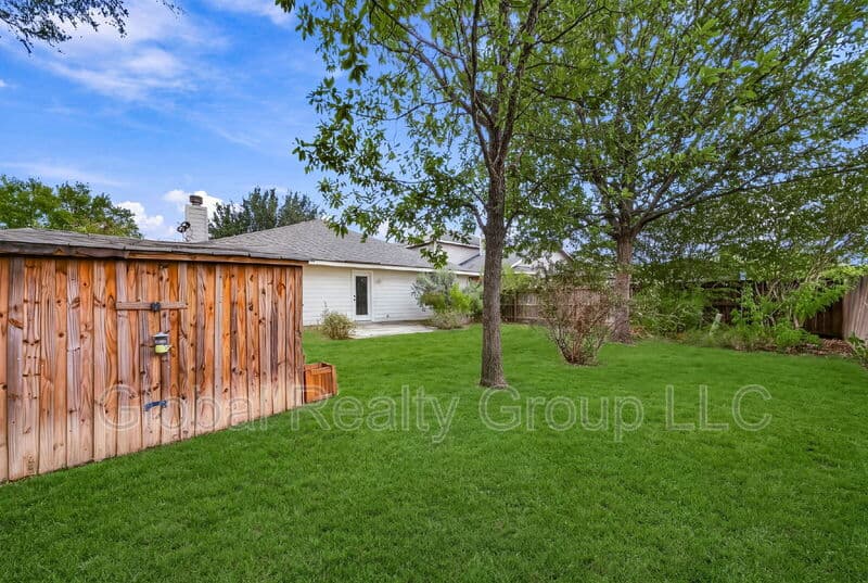 San Antonio House: 7411 Tamburo Trail