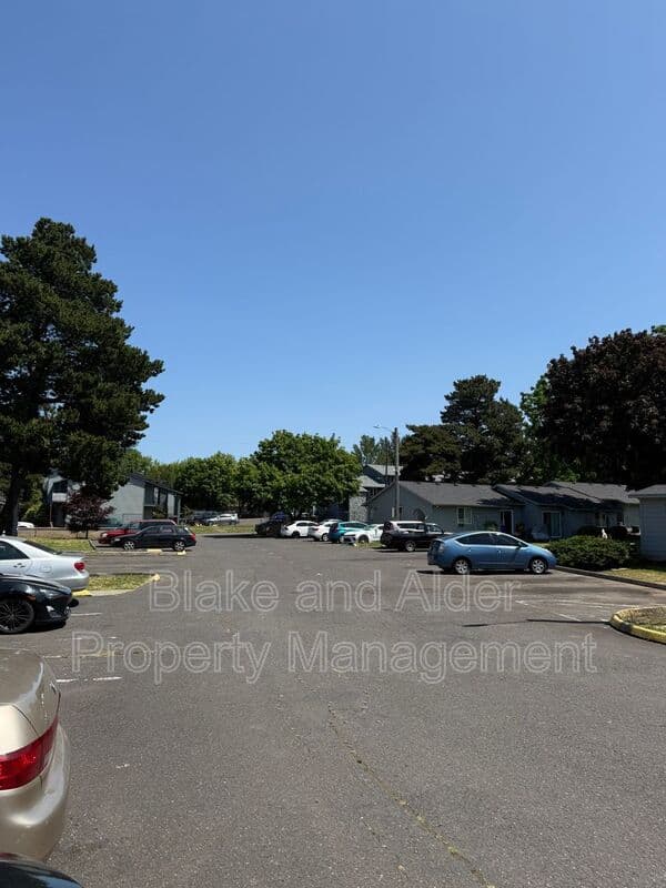 Portland House: 3889 NE 152nd Ave