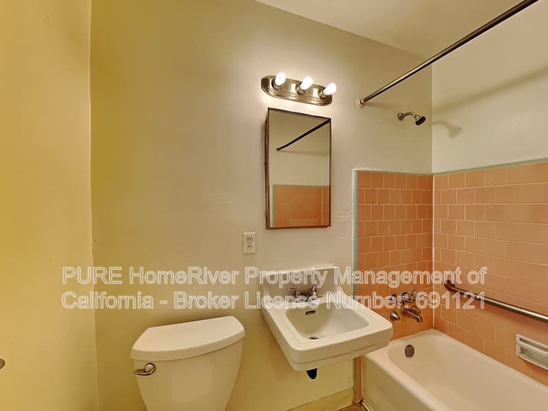 Sacramento Condo: 2957 Howe Ave