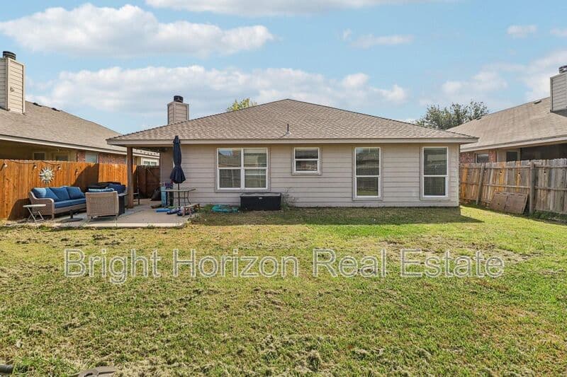 Fort Worth House: 8221 Mule Deer Run