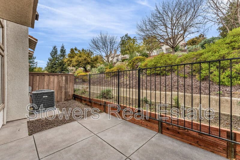 Danville House: 309 Camino Arroyo