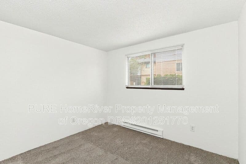 Portland Apartment: 14124-14212 NE Sandy Blvd