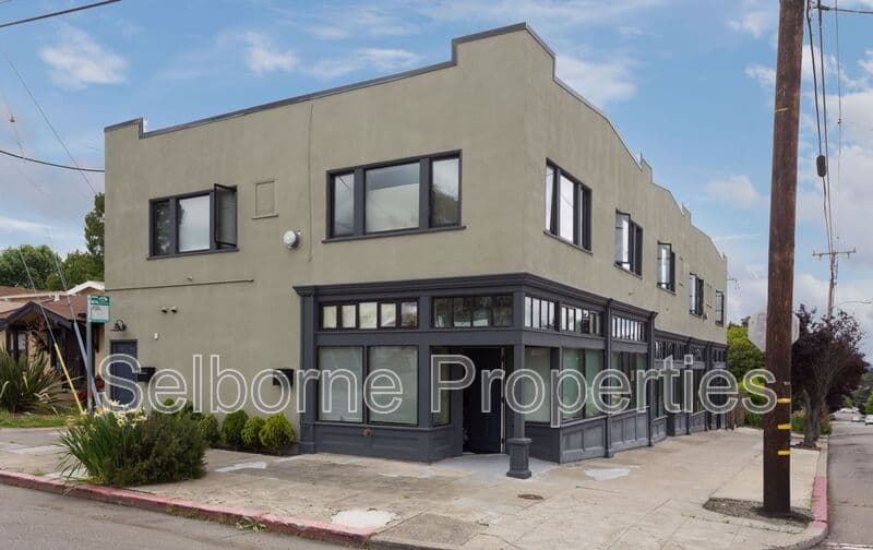 Oakland House: 5208 Fleming Ave