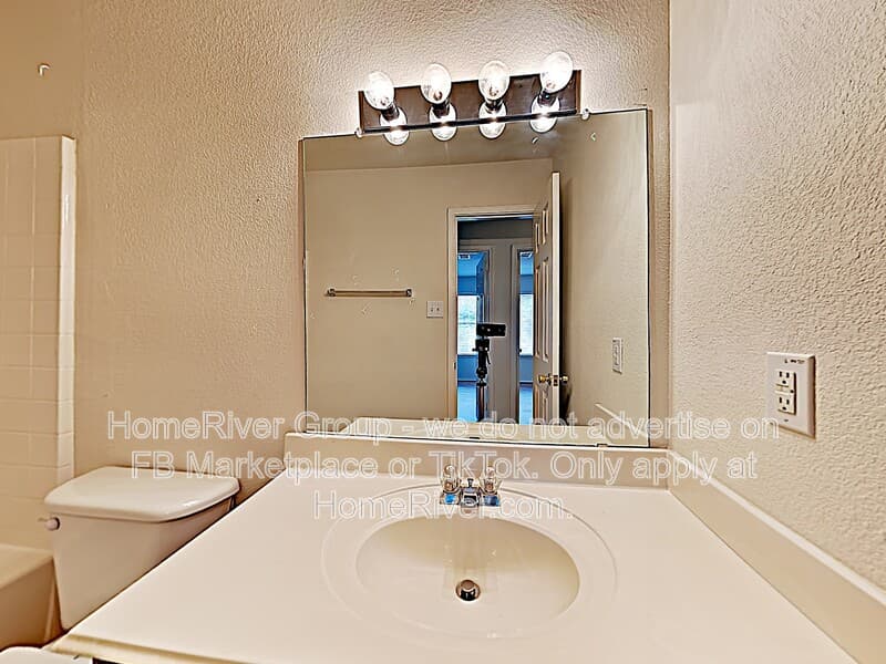 Fort Worth House: 4208 Highgate Rd