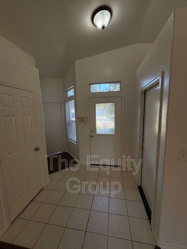 Tulare House: 1257 North Milner Street