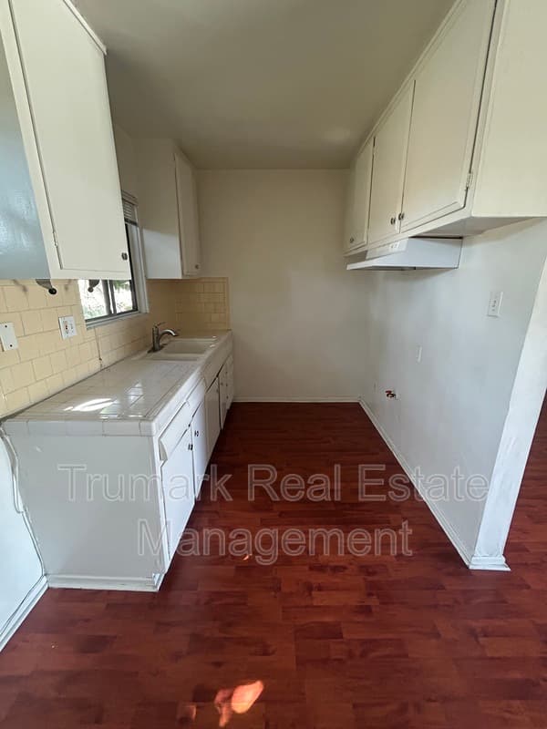 North Hollywood Condo: 5647 Cartwright Ave