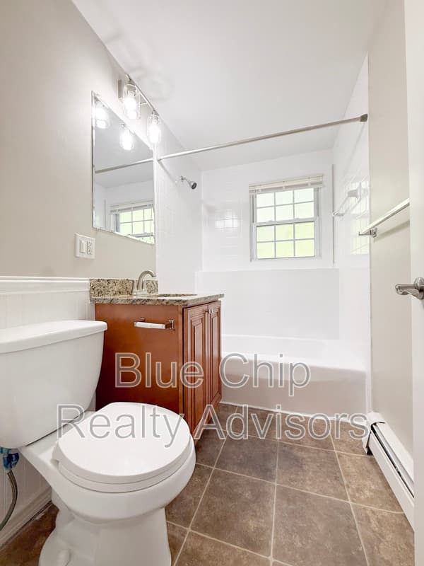 Londonderry Condo: 35 Stonehenge Rd