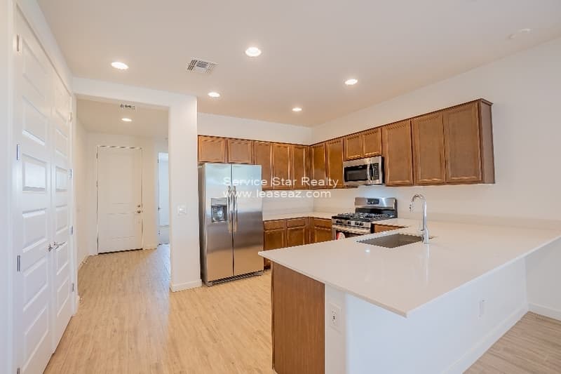 Phoenix House: 9348 W Glenrosa Ave