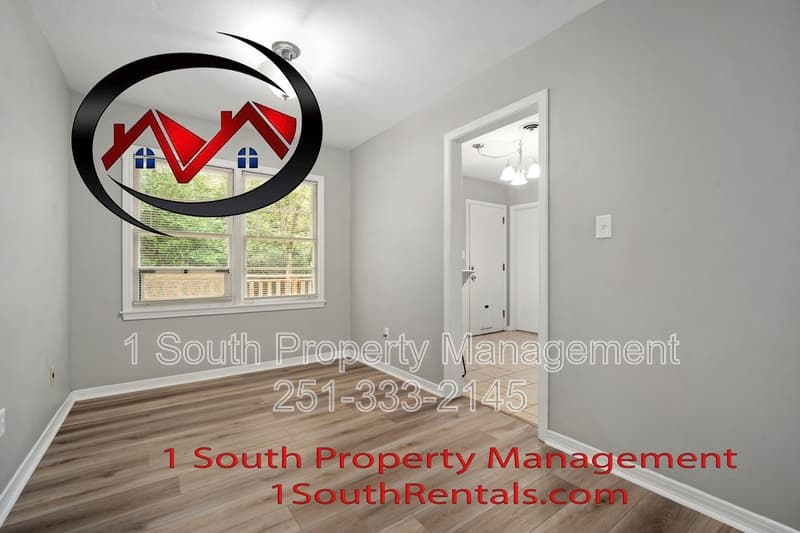 Mobile House: 916 Wendover Road