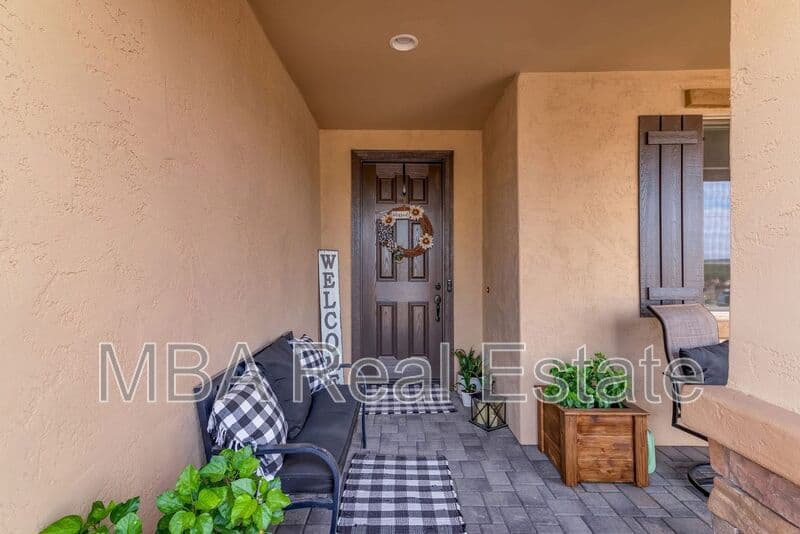 Laveen House: 6803 W Winston Dr