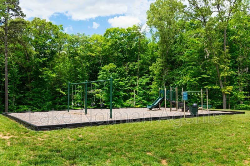 Sherrills Ford House: 2880 Sherrills Stream