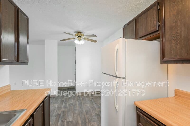 Portland Apartment: 14124-14212 NE Sandy Blvd