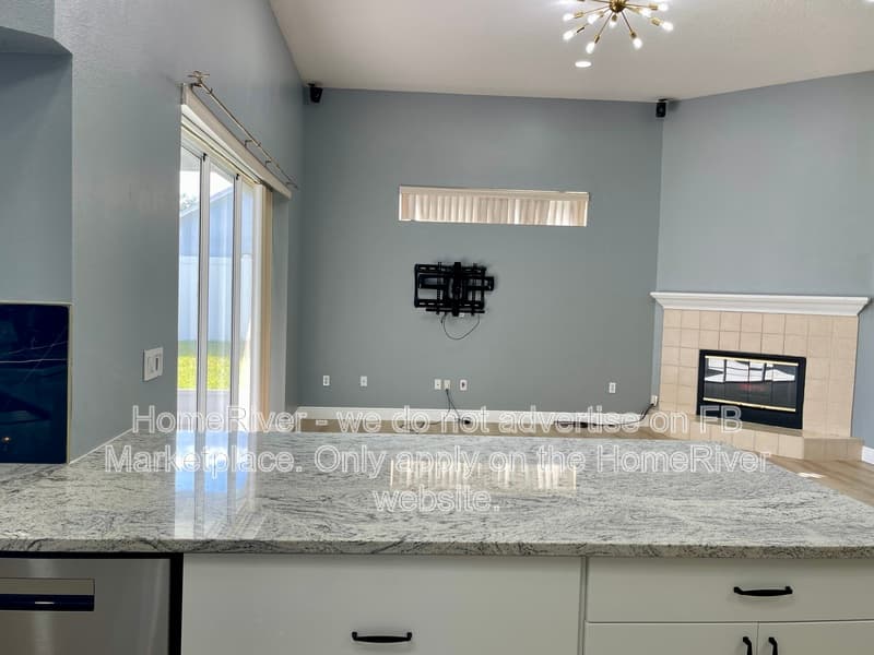 Tampa House: 10014 Cypress Shadow Ave