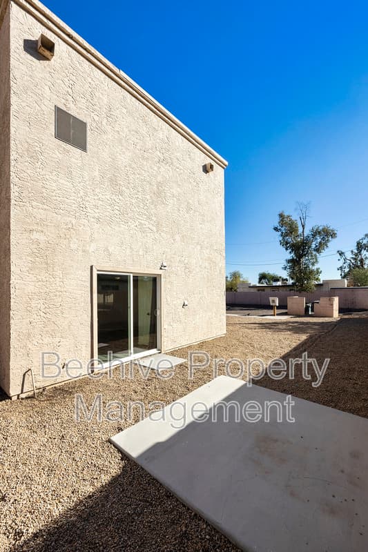 Phoenix House: 2732 E Culver St