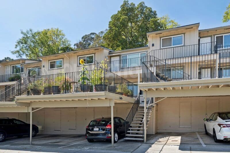 San Rafael Condo: 237 Picnic Avenue