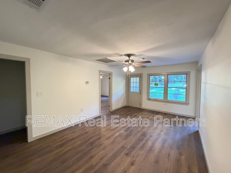 Hattiesburg House: 711 N 19th Ave