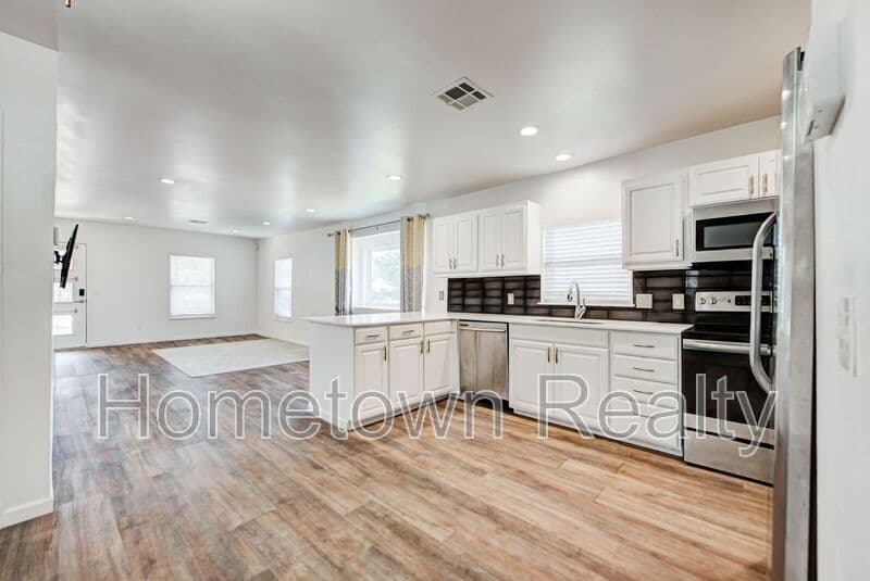 Oklahoma City House: 917 NW 31st Street