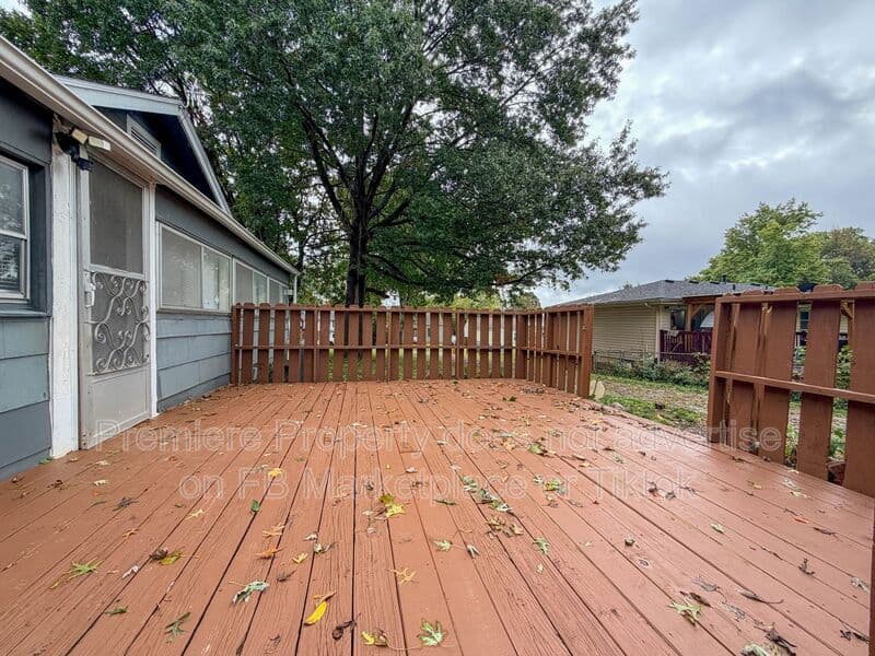 Kansas City House: 5034 N Chelsea Ave