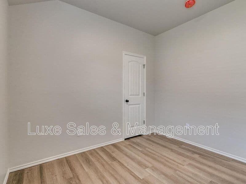 Oklahoma City House: 8007 NW 105th Terrace
