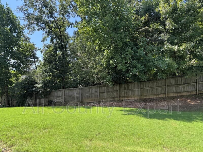 Cumming House: 4215 Hopewell Manor Drive